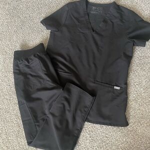 FIGS Black Scrub Set